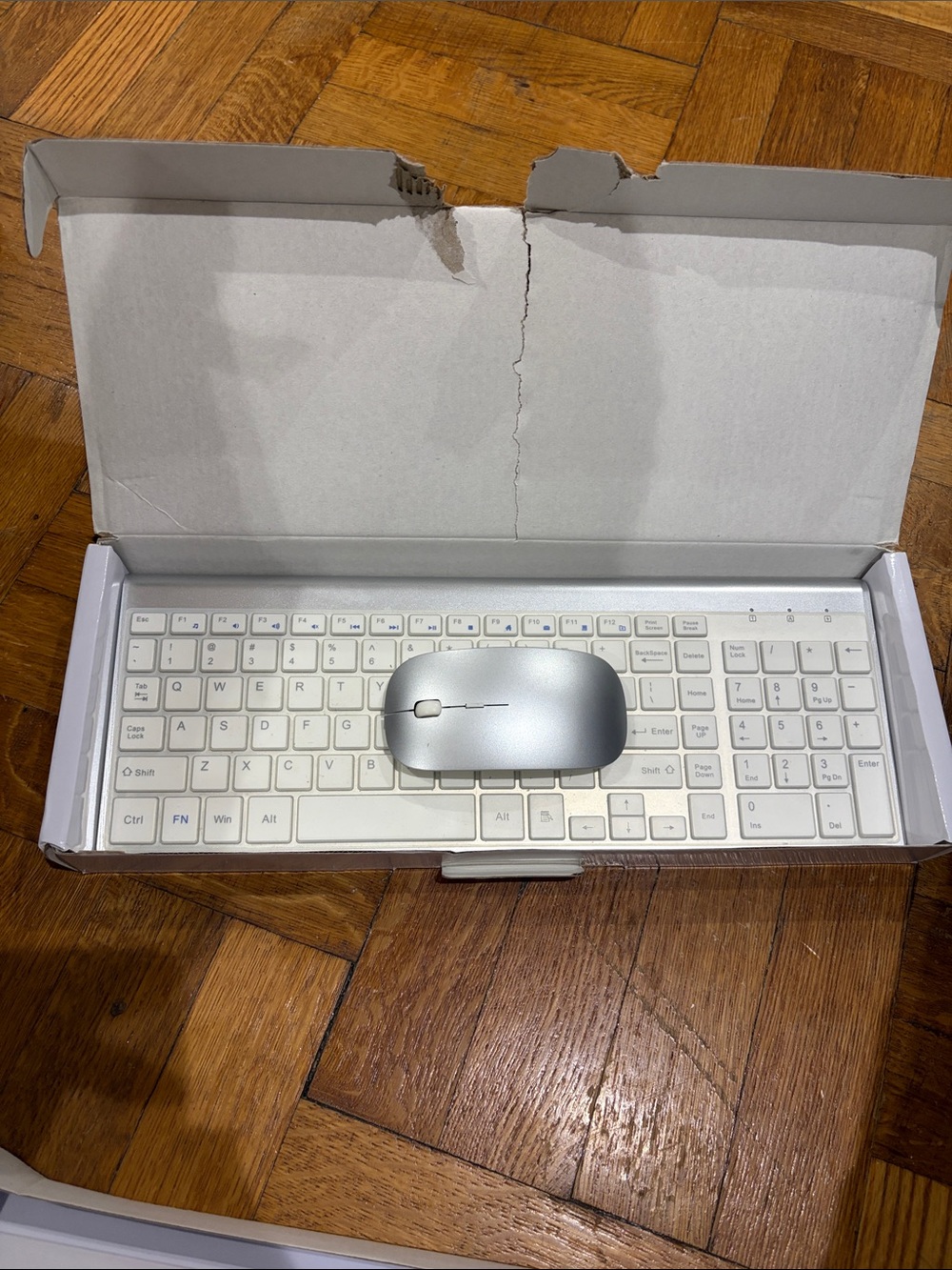 Wireless Keyboard and Mouse Combo - Topmate white and silver